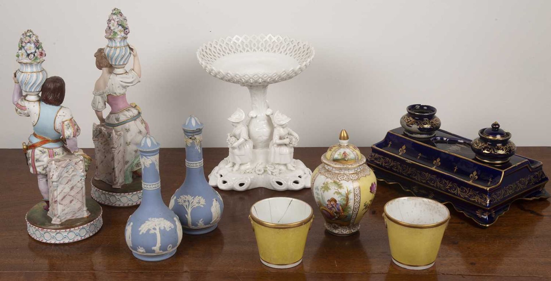 Group of porcelain mostly 19th Century, to include a Dresden figural tazza, a blue ground glass - Bild 2 aus 6