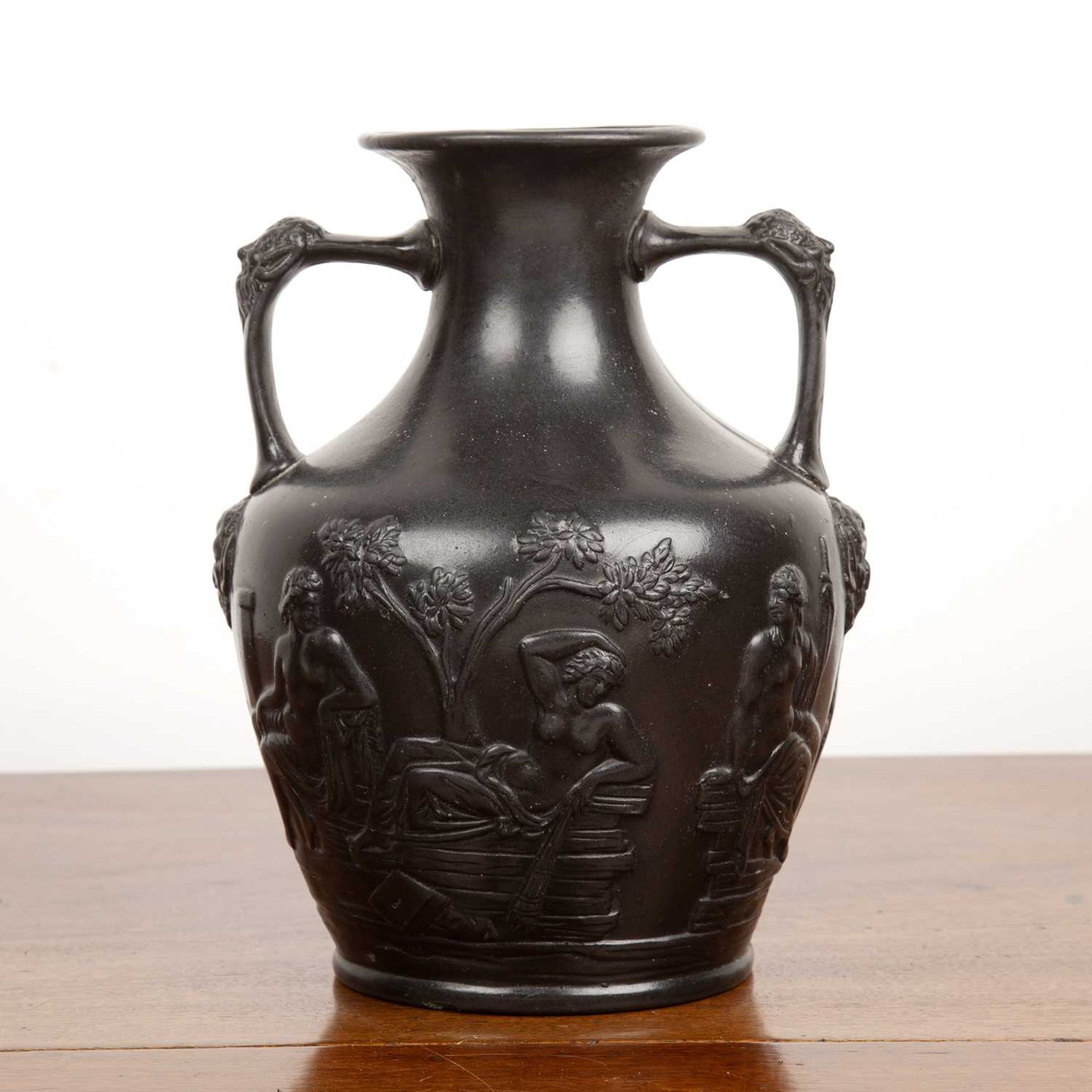 Black basalt copy of the Portland Vase impressed to the base 'Portland, 49E', 28cm highOld break - Bild 2 aus 3