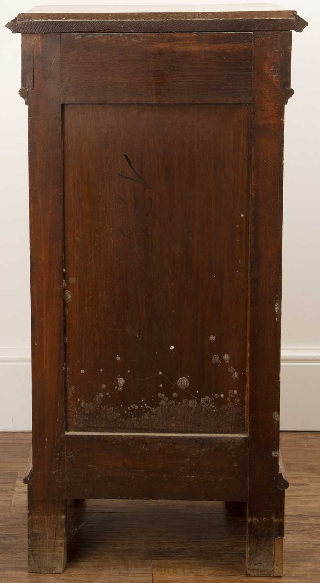 Walnut small narrow chest Continental, circa 1900, fitted five drawers, 44cm wide x 33cm deep x 89cm - Bild 6 aus 6