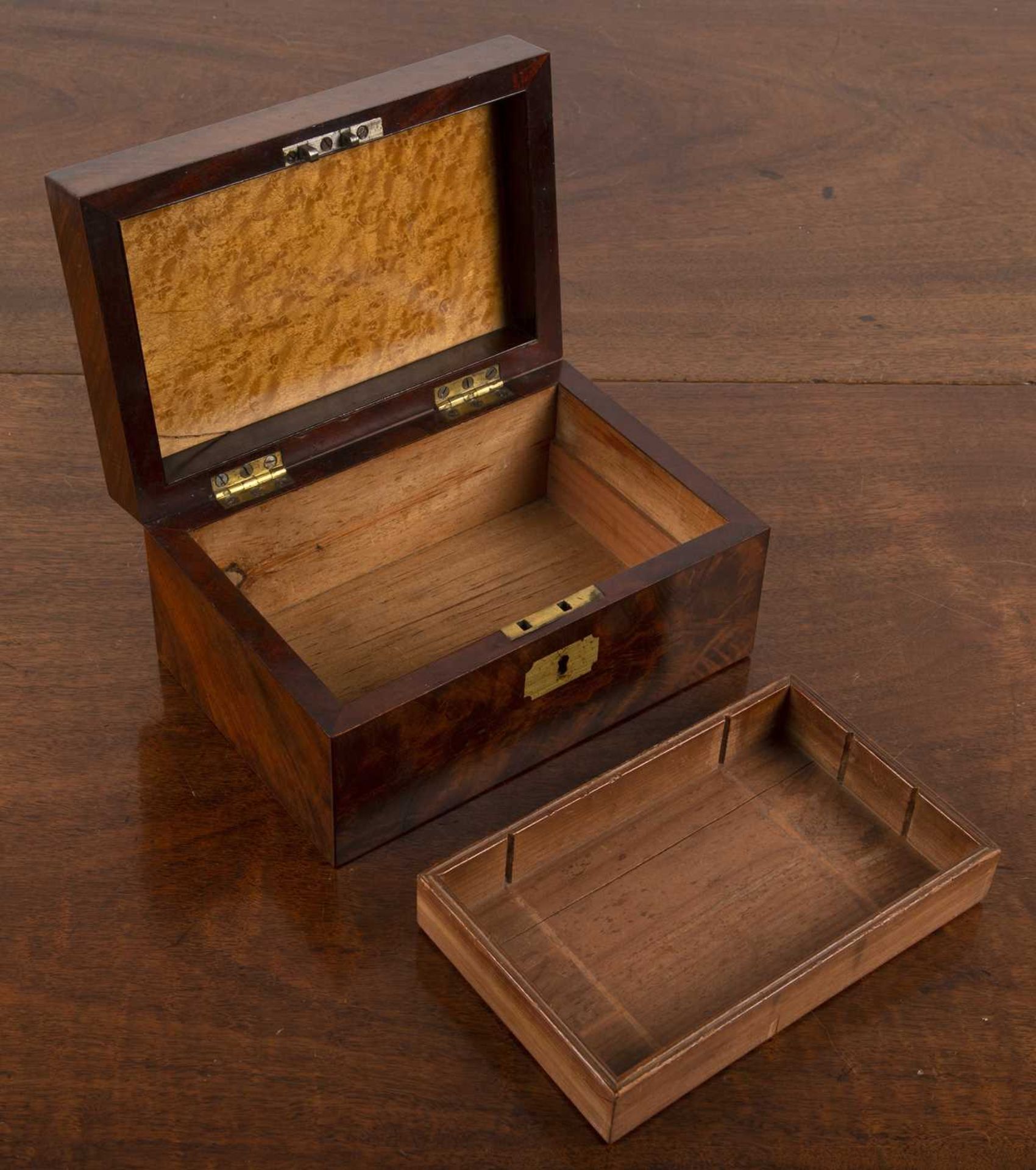 Victorian work box walnut, with brass plaque and brass escutcheon, tray to the interior, 23cm wide x - Bild 4 aus 5
