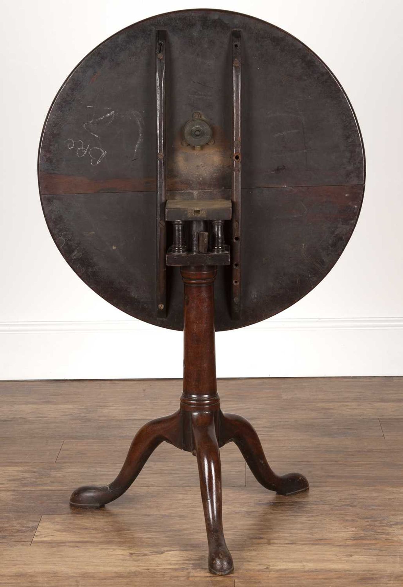 Mahogany tip-up tripod table early 19th Century, with birdcage column and pad feet 68.5cm diameter x - Bild 3 aus 3