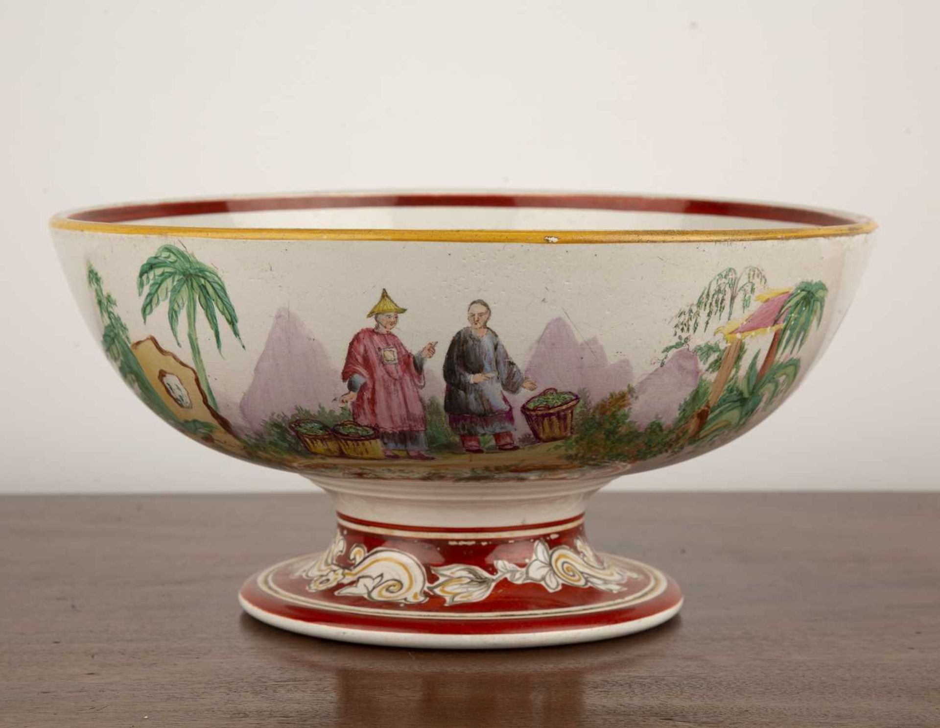 Large Staffordshire pottery pedestal bowl transfer printed and painted with a Chinese scene, 30cm - Bild 2 aus 4