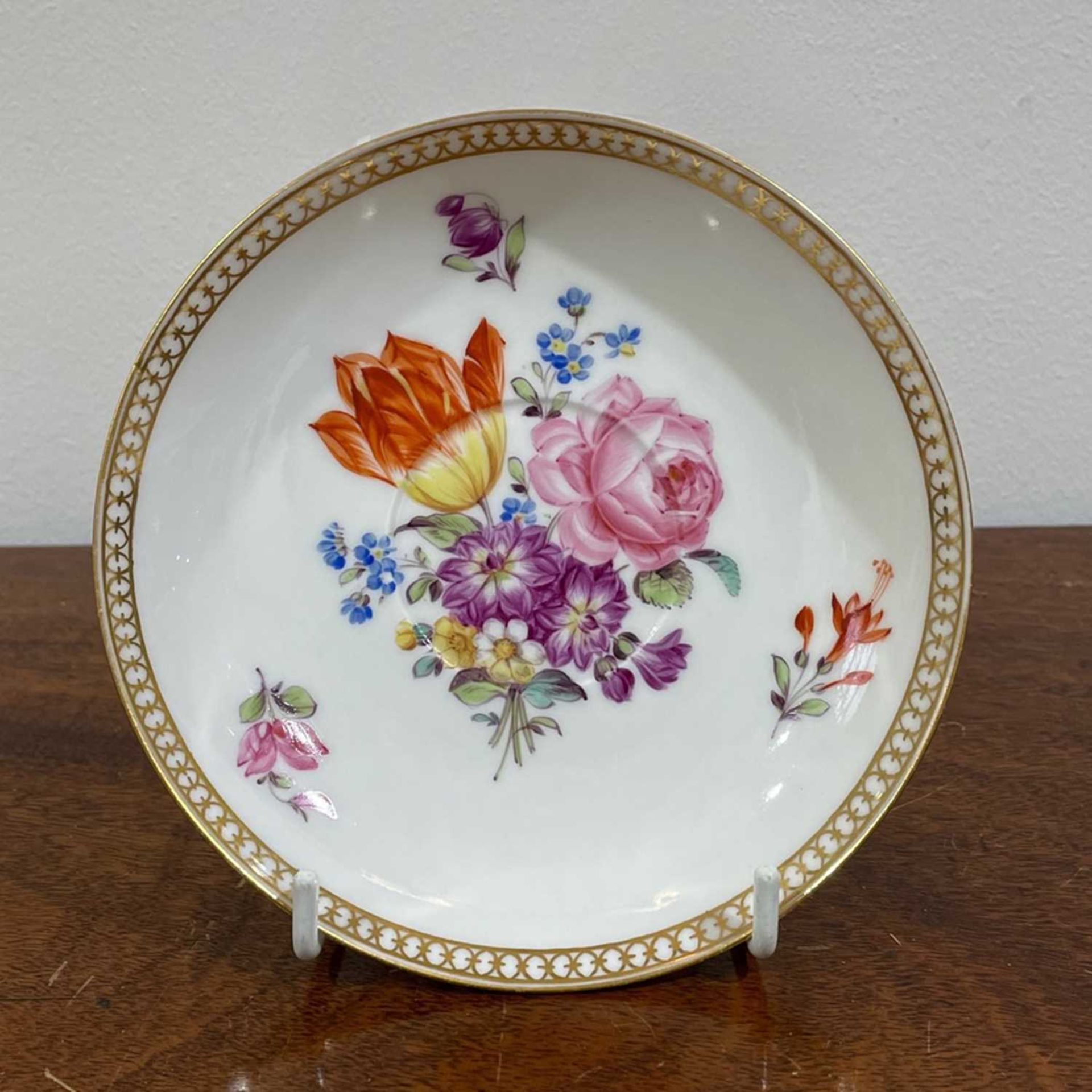 Meissen cabinet cup and saucer porcelain, painted with flowers and gilt decoration, underglaze - Bild 2 aus 6