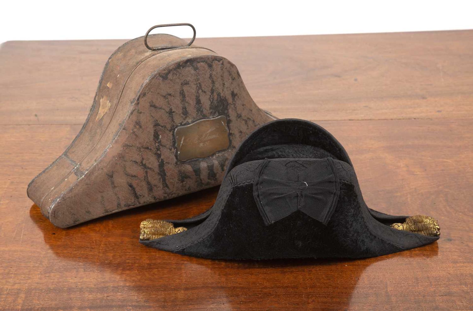 Royal Navy officer's bicorn cocked hat in metal case/box (Militaria Interest) the inside of the