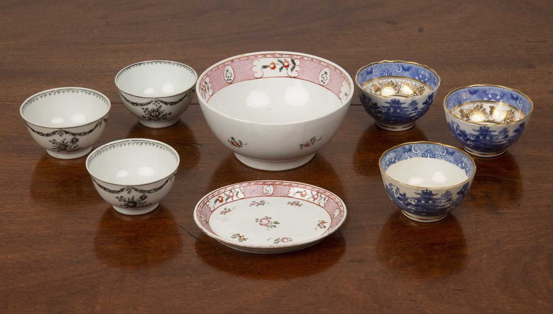 Group of porcelain including three Chinese export monochrome tea bowls, three Caughley tea bowls,
