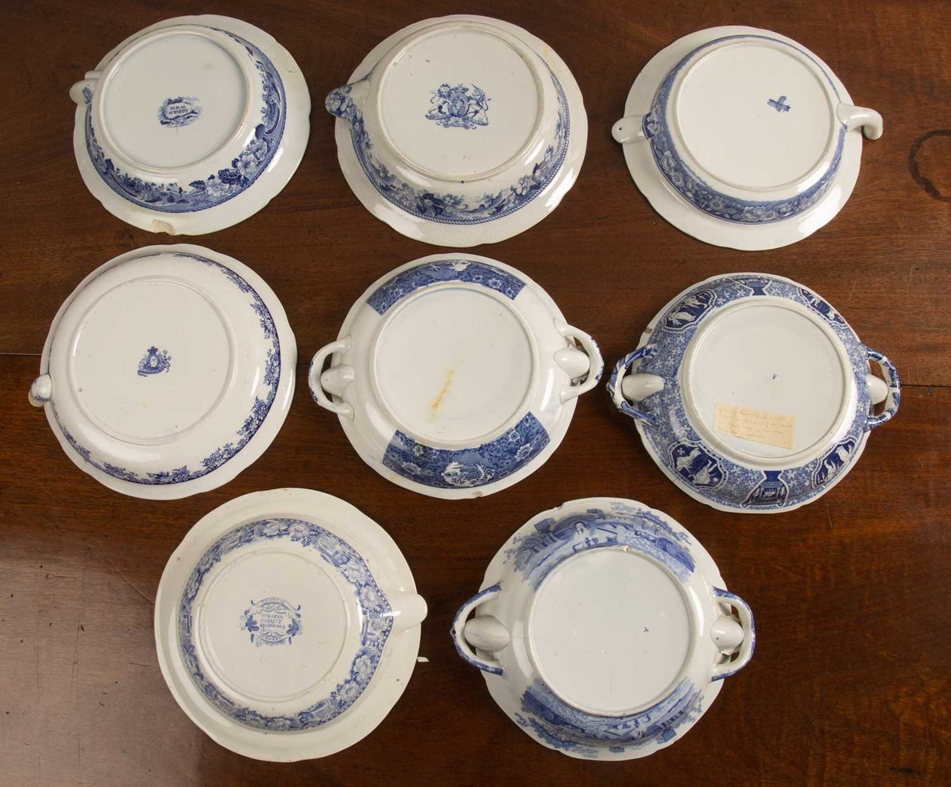 Collection of eight blue and white ceramic foodwarmers comprising of: Spode 'Greek' pattern - Bild 2 aus 2