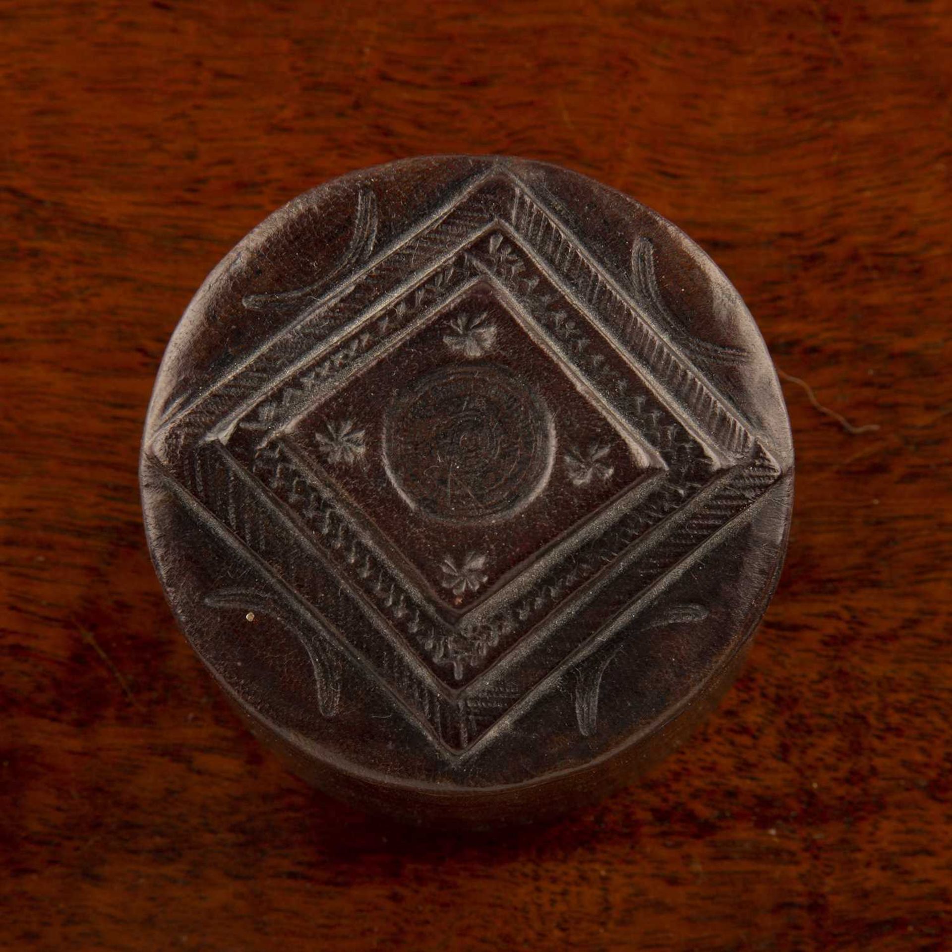 Small leather cylindrical box with impressed decoration including a compass on the lid, 6cm diameter - Image 3 of 3