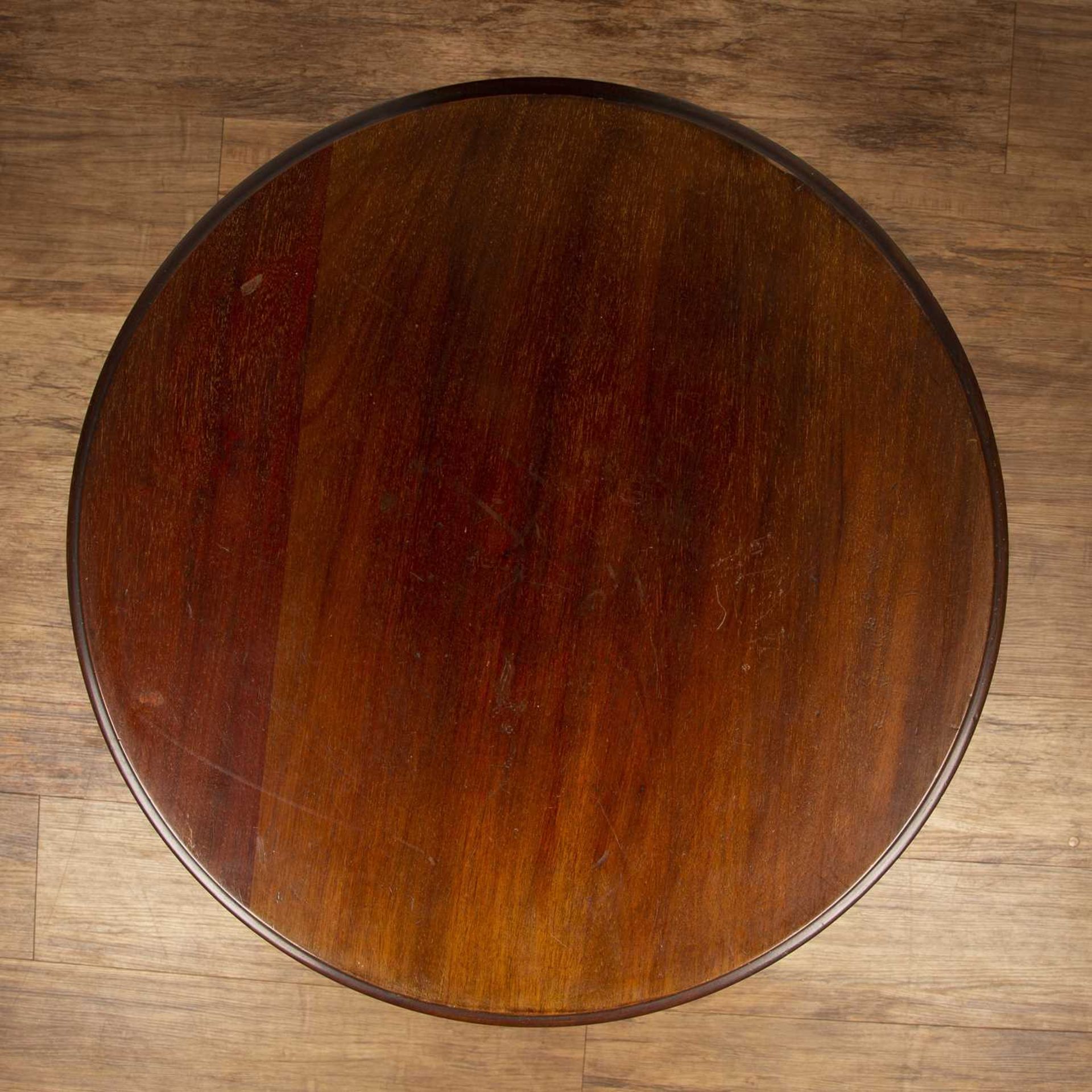 Mahogany occasional table Aesthetic movement, with circular top, 54cm wide x 69cm highOverall - Bild 4 aus 4