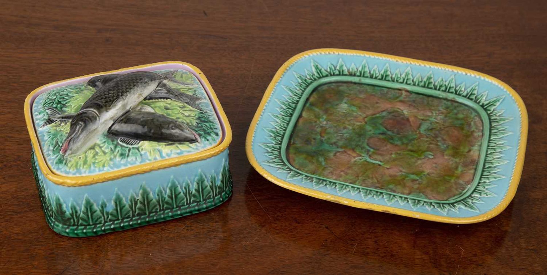 George Jones majolica sardine box, cover, and stand 19th Century, moulded with a band of stiff - Bild 5 aus 8