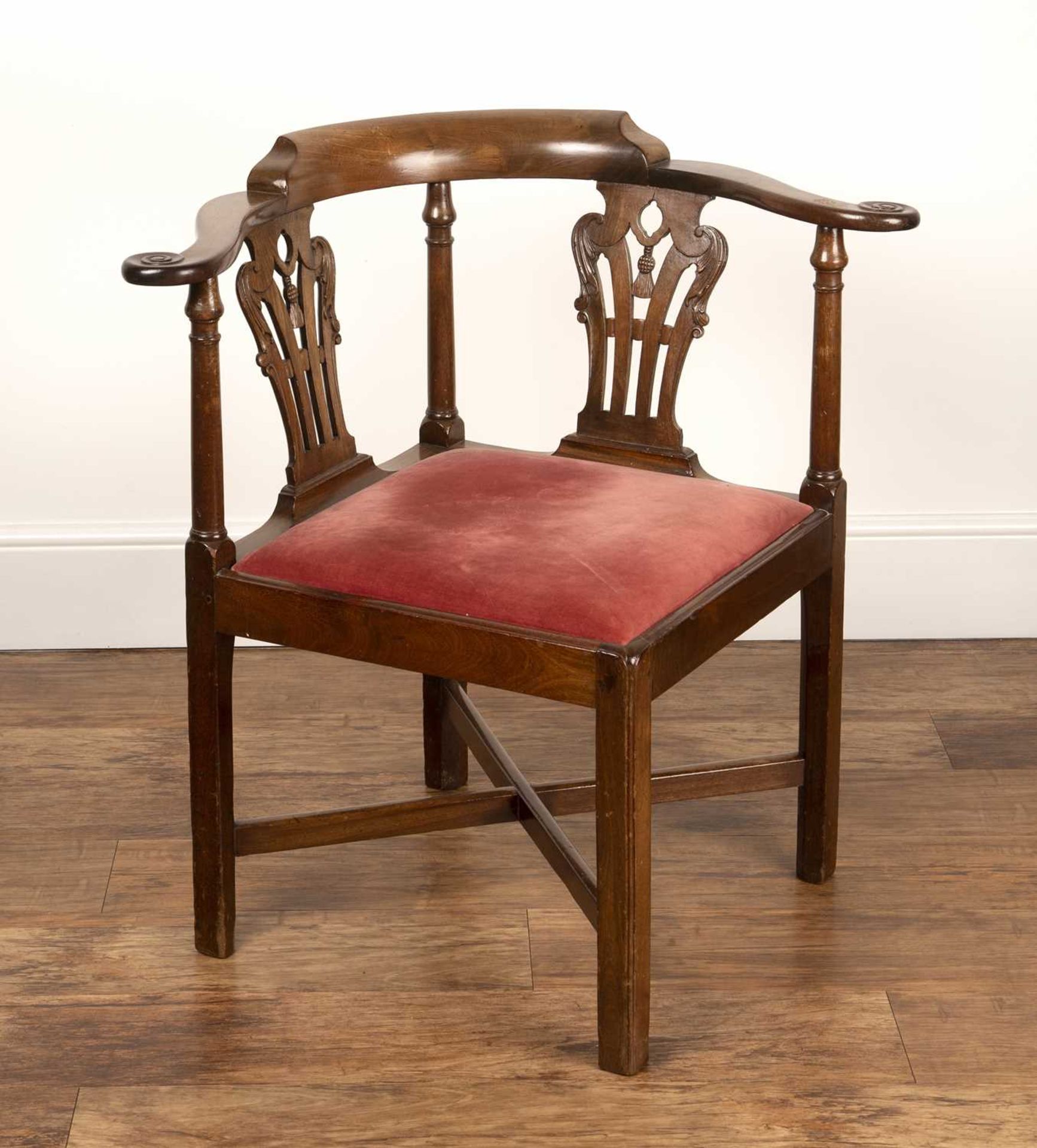 Mahogany corner chair George III, with two carved splat backs and scroll arms, 82cm wide (from arm - Image 5 of 5