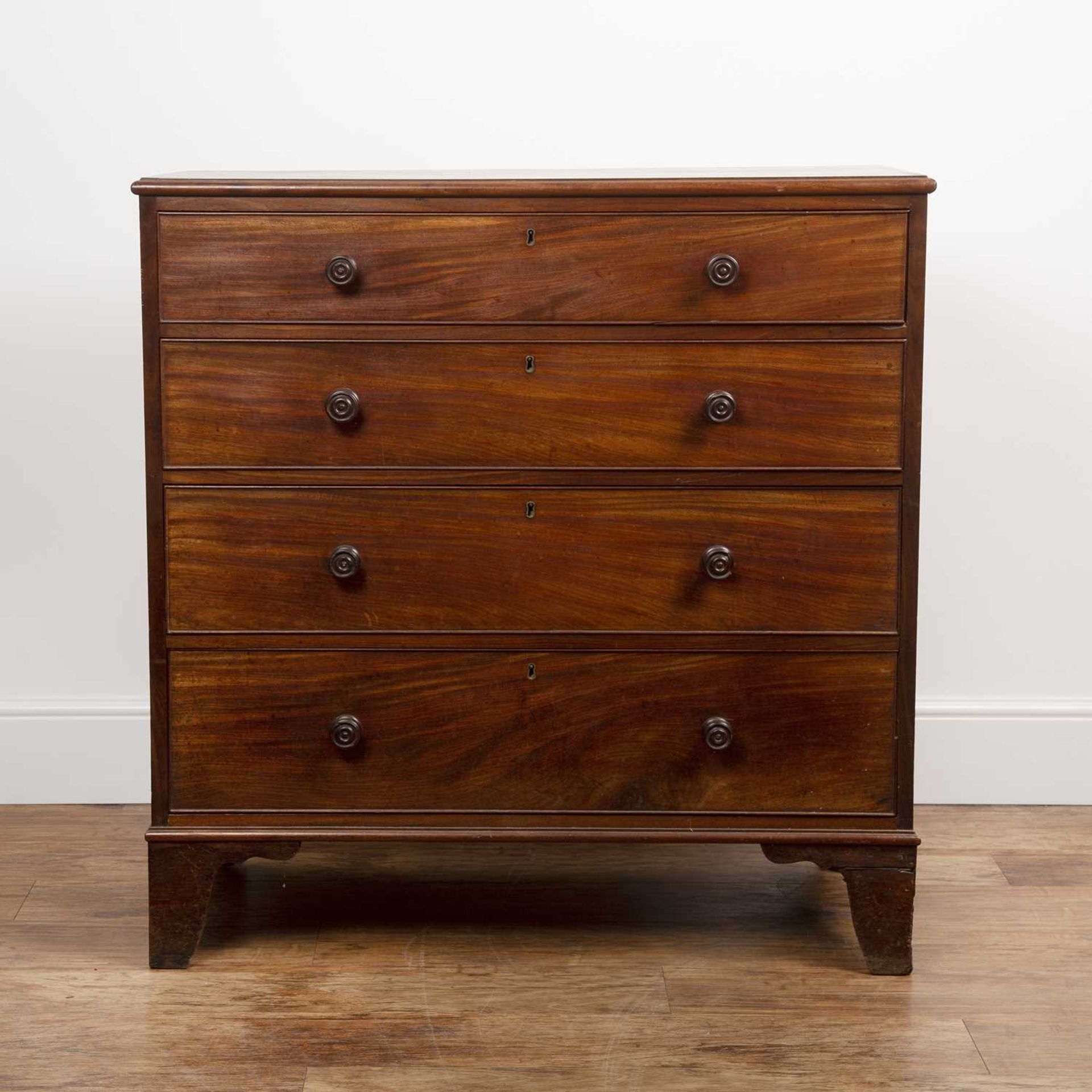 Mahogany Gillows style chest of four graduated drawers 19th Century, with turned handles and brass