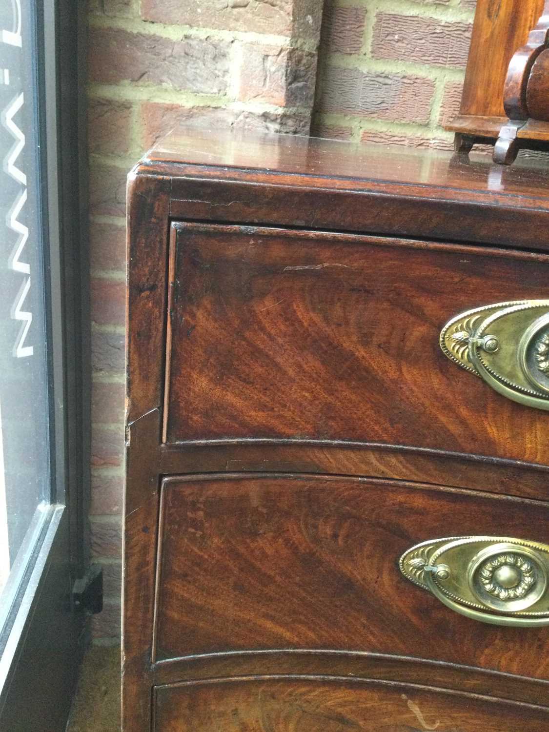 A George III serpentine mahogany dressing chest 91.5cm wide, 58cm deep 82cm highRepaired front right - Bild 18 aus 18