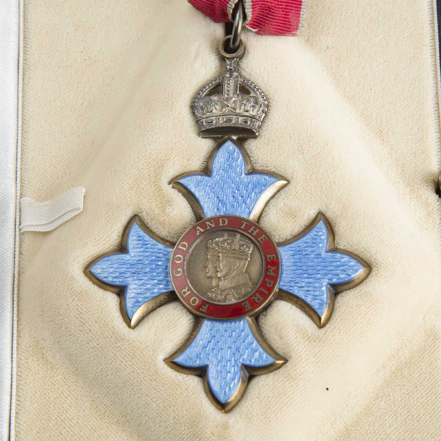 A Group of medals relating to Lionel Brett, 4th Viscount Esher to include a Commander of the Order - Image 3 of 9