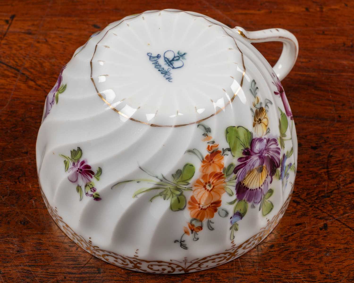 A late 19th century Dresden tea service - Image 4 of 24
