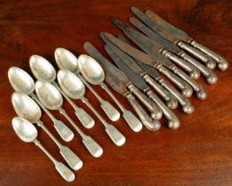 Eleven pistol grip silver plate knives with filled handles by Elkington and Co.; together with seven