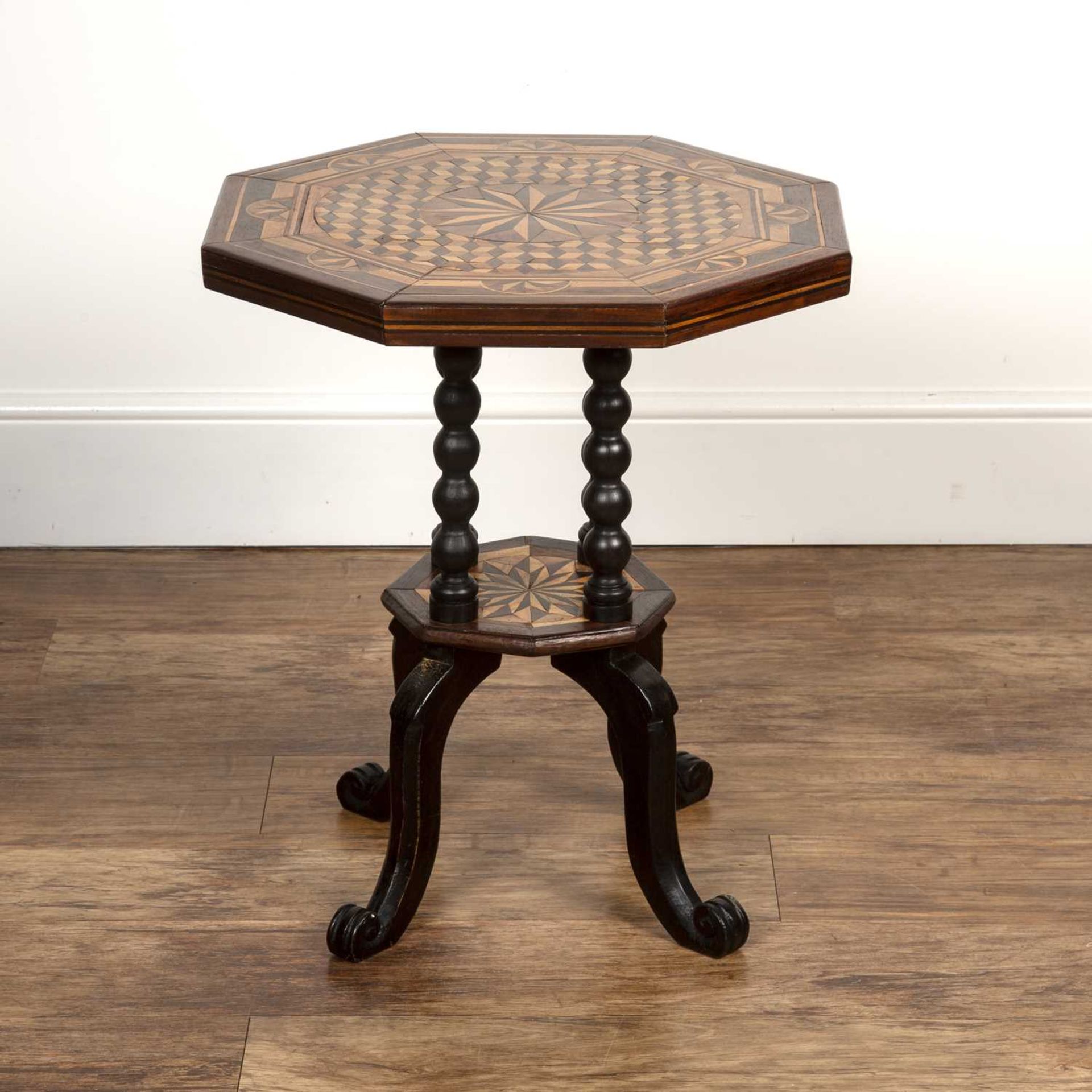 Mahogany marquetry inlaid tilt top table 19th Century, the hexagonal top with tumbling block - Bild 3 aus 5