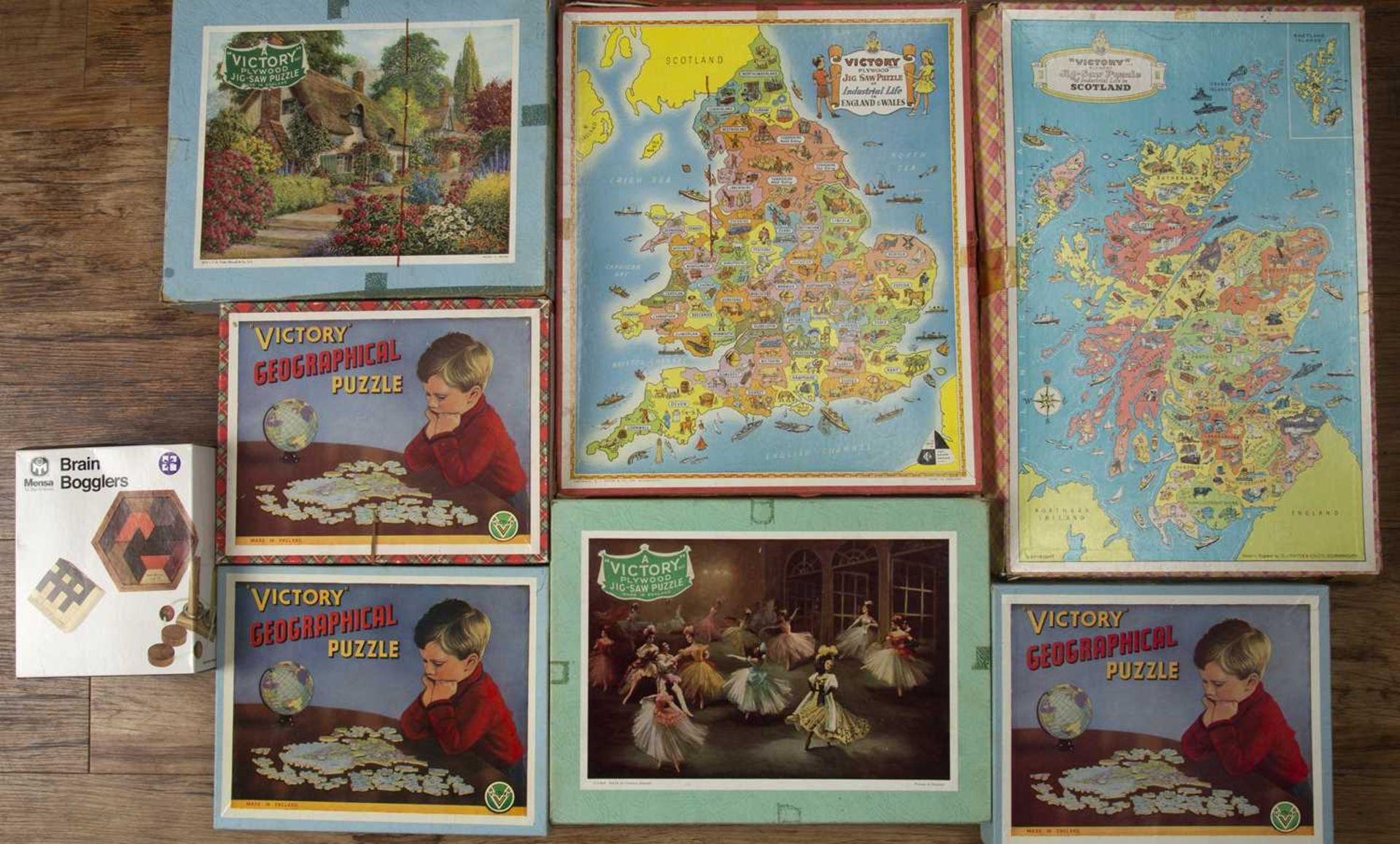 Collection of vintage toys and games comprising of: Victory jigsaw puzzles in original boxes, wooden - Bild 2 aus 2