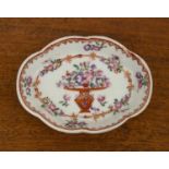 Famille rose shaped dish or spoon dish Chinese Export, 19th Century, porcelain, decorated with a
