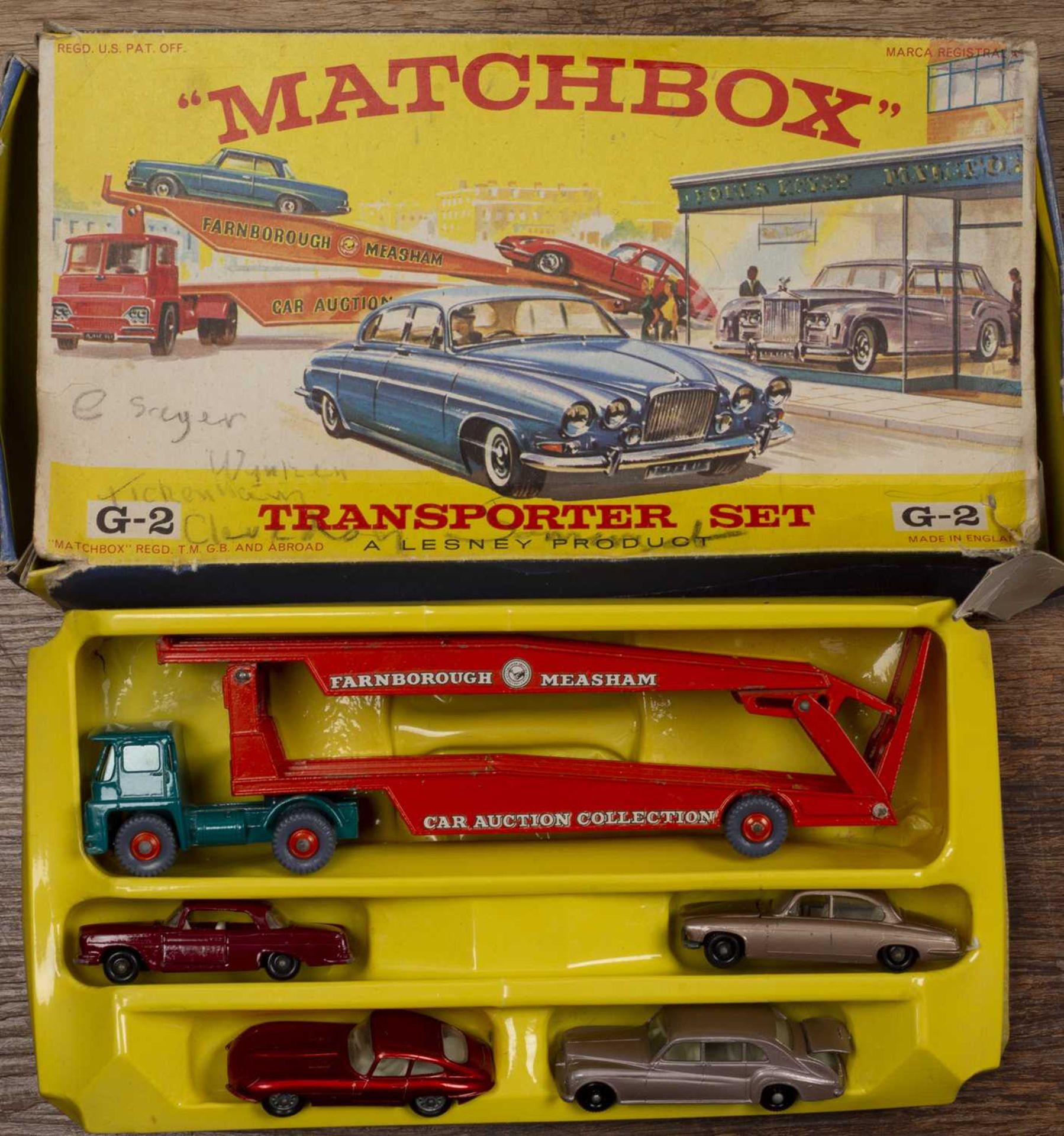 Collection of Matchbox and Lesney diecast model cars including a boxed G-2 Transporter set, models - Bild 3 aus 3