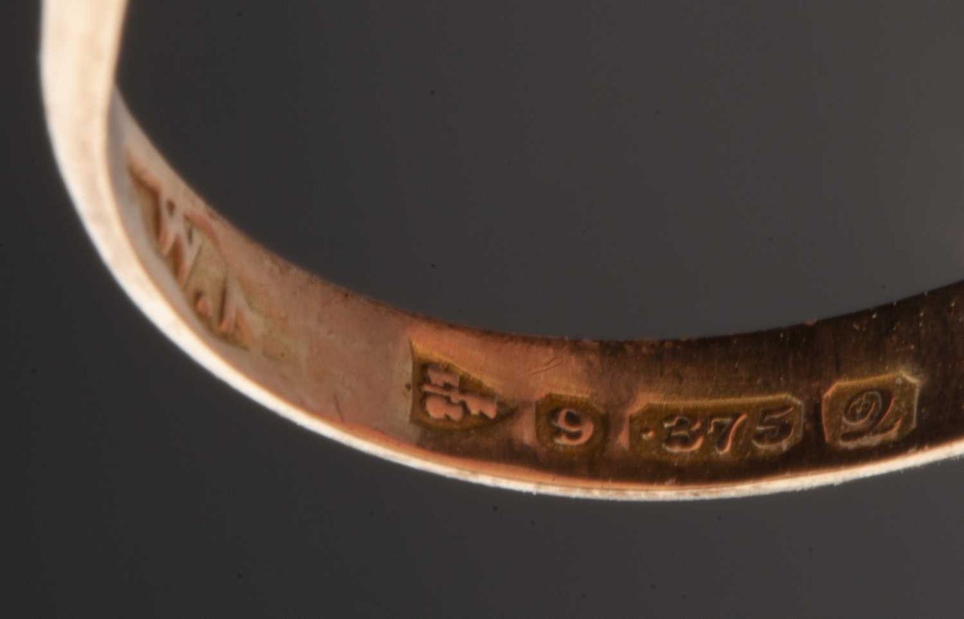 Collection of jewellery comprising of: an bracelet stamped '18k' and silver to the clasp, with bi- - Image 2 of 2