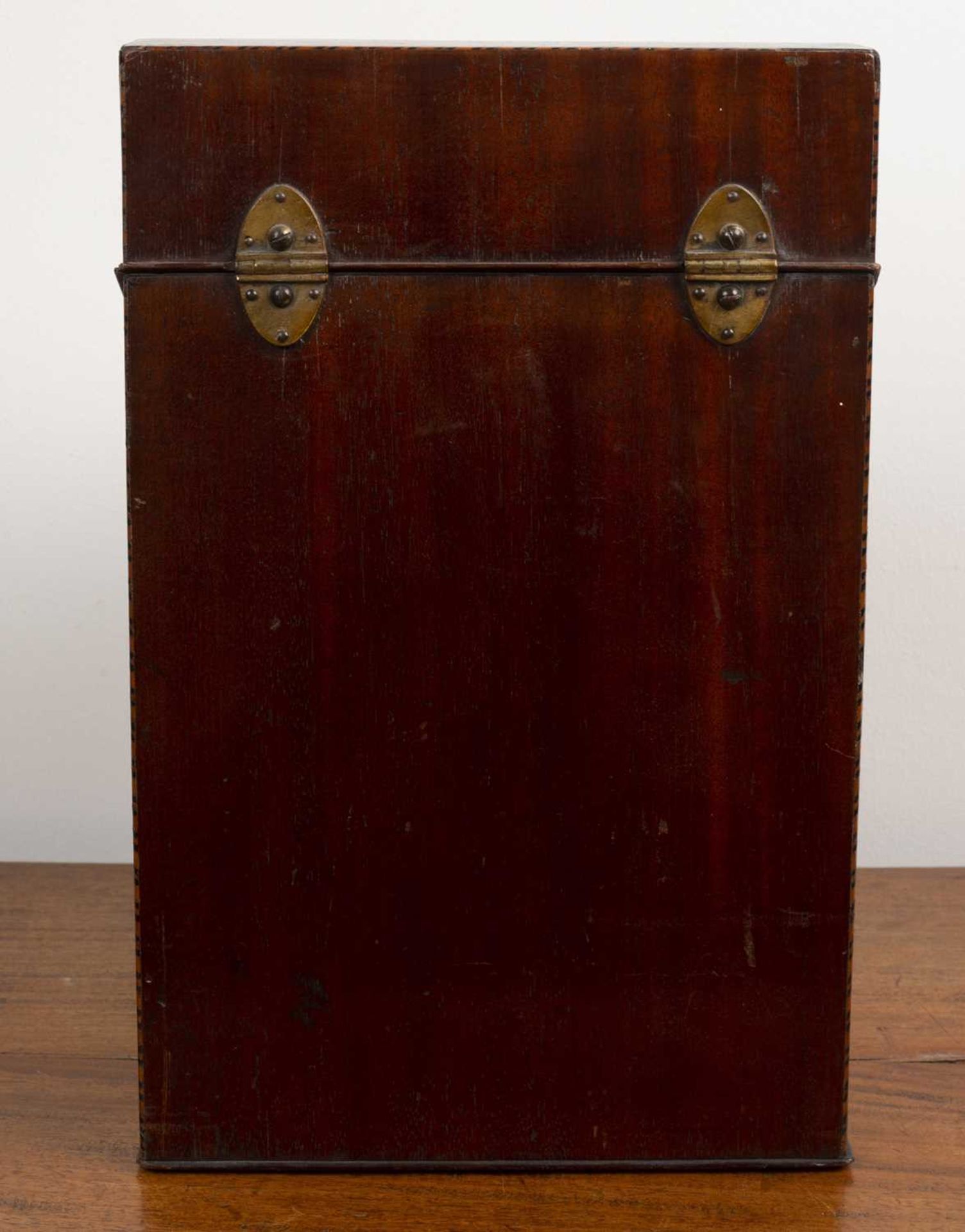 Mahogany marquetry inlaid knife or stationery box George III, with shaped front and crossbanded - Image 4 of 4