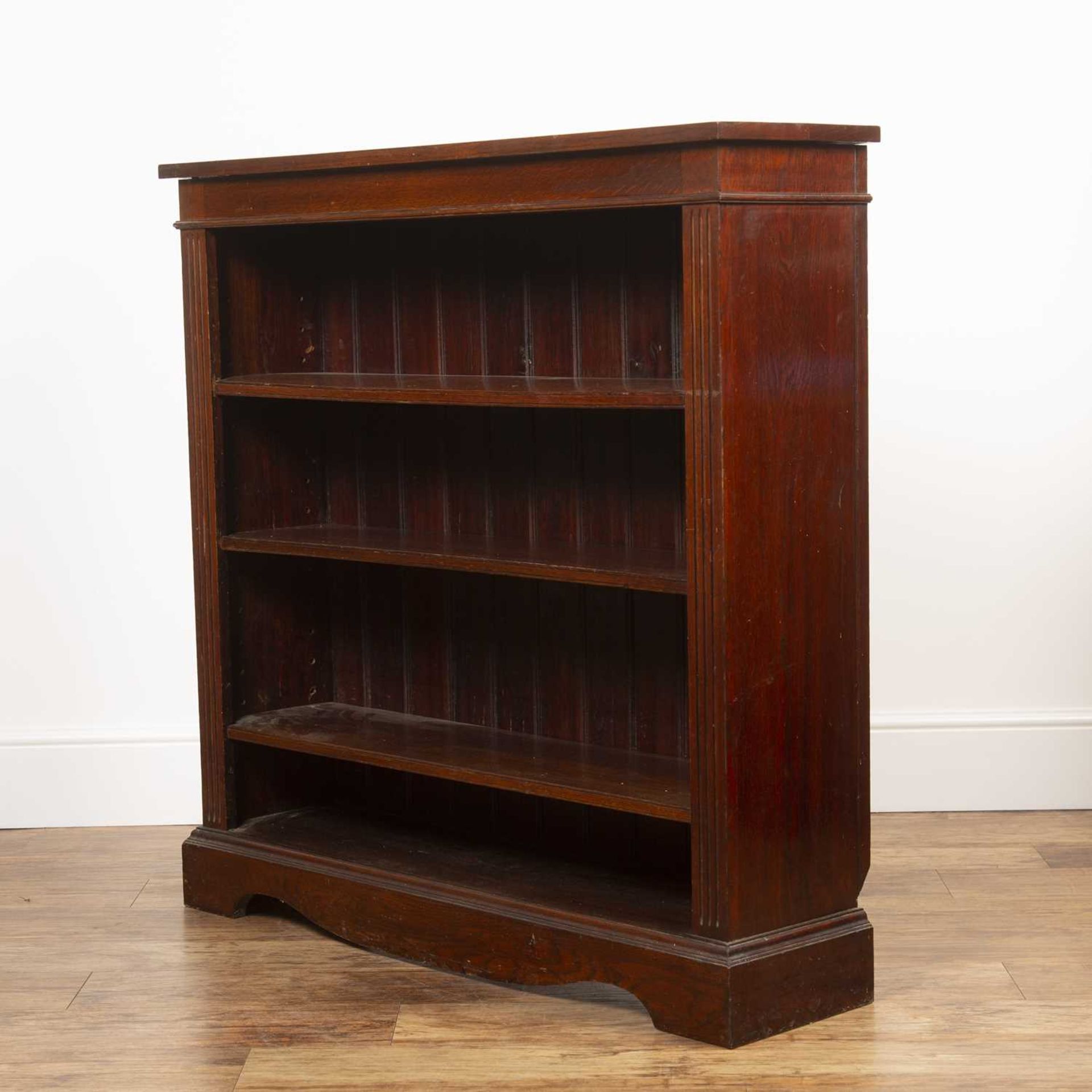 Oak open front bookcase with three height adjustable shelves flanked by reeded effect columns on - Image 3 of 4