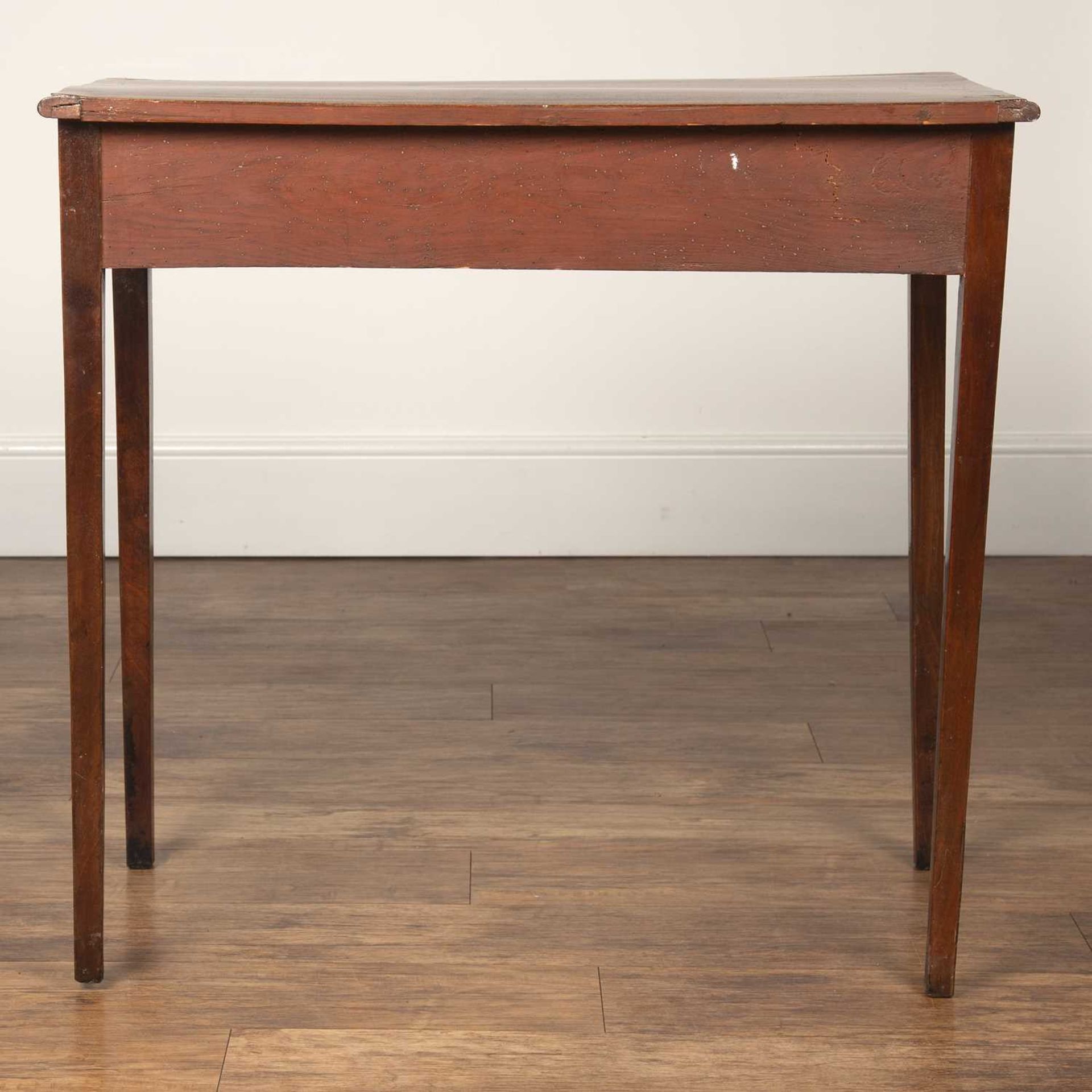 Mahogany side table 19th Century, with single long frieze drawer, with round brass handles, 80cm - Image 4 of 6