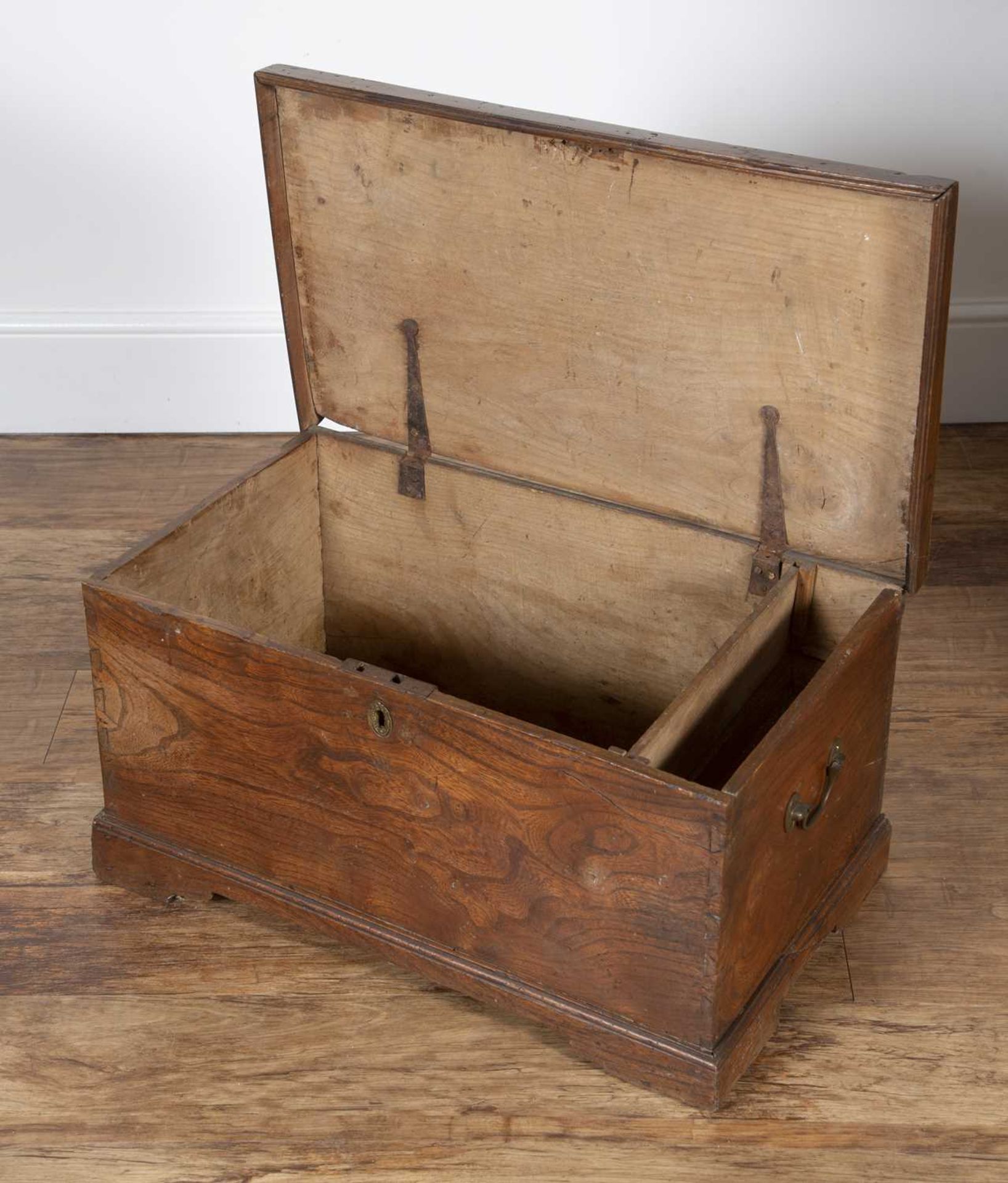 Elm coffer or chest of small proportions, 19th Century, with brass handles, standing on bracket - Image 5 of 6