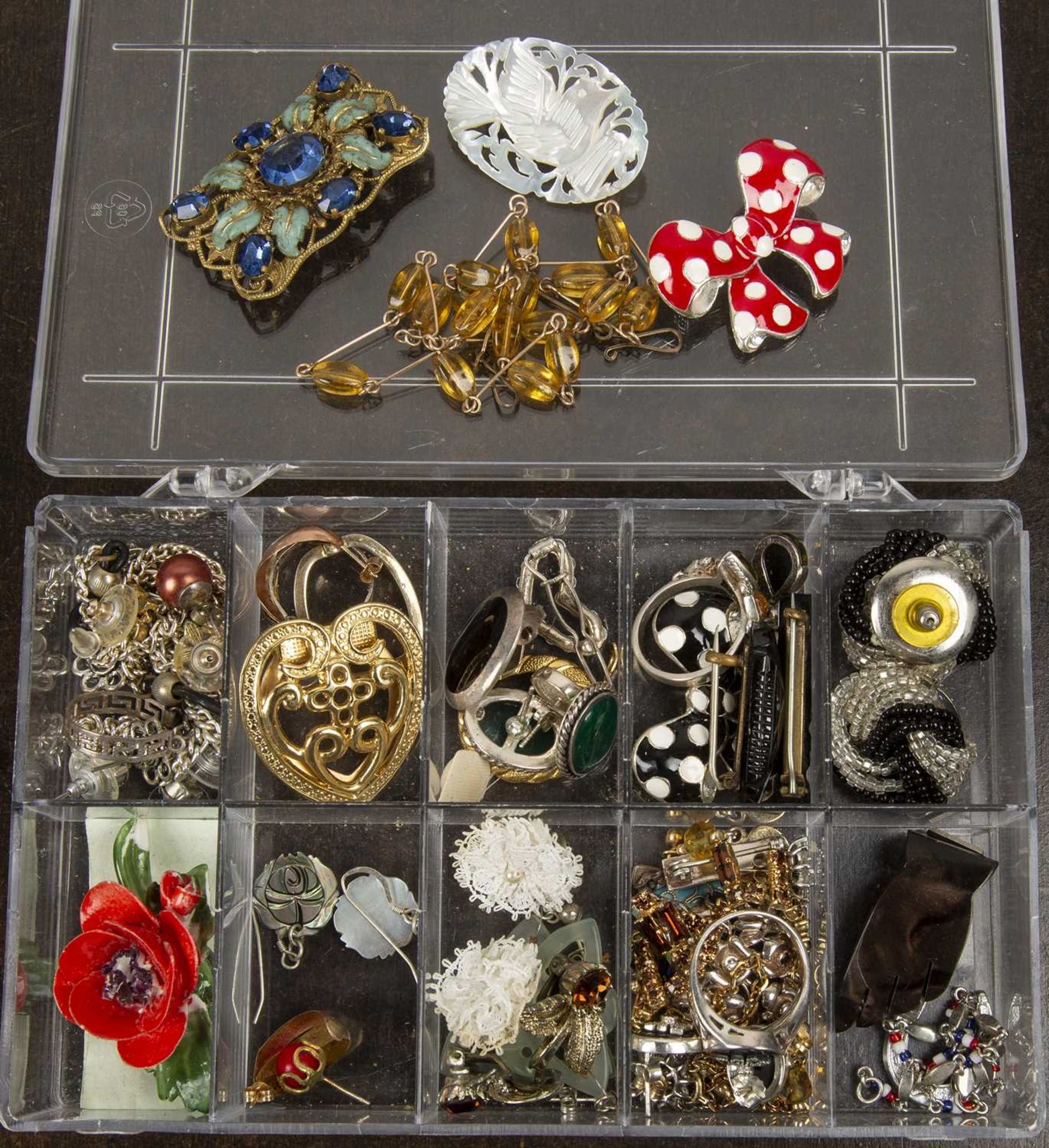 Large collection of costume jewellery comprising of: bracelets, necklaces, brooches, gold-plated - Image 4 of 4