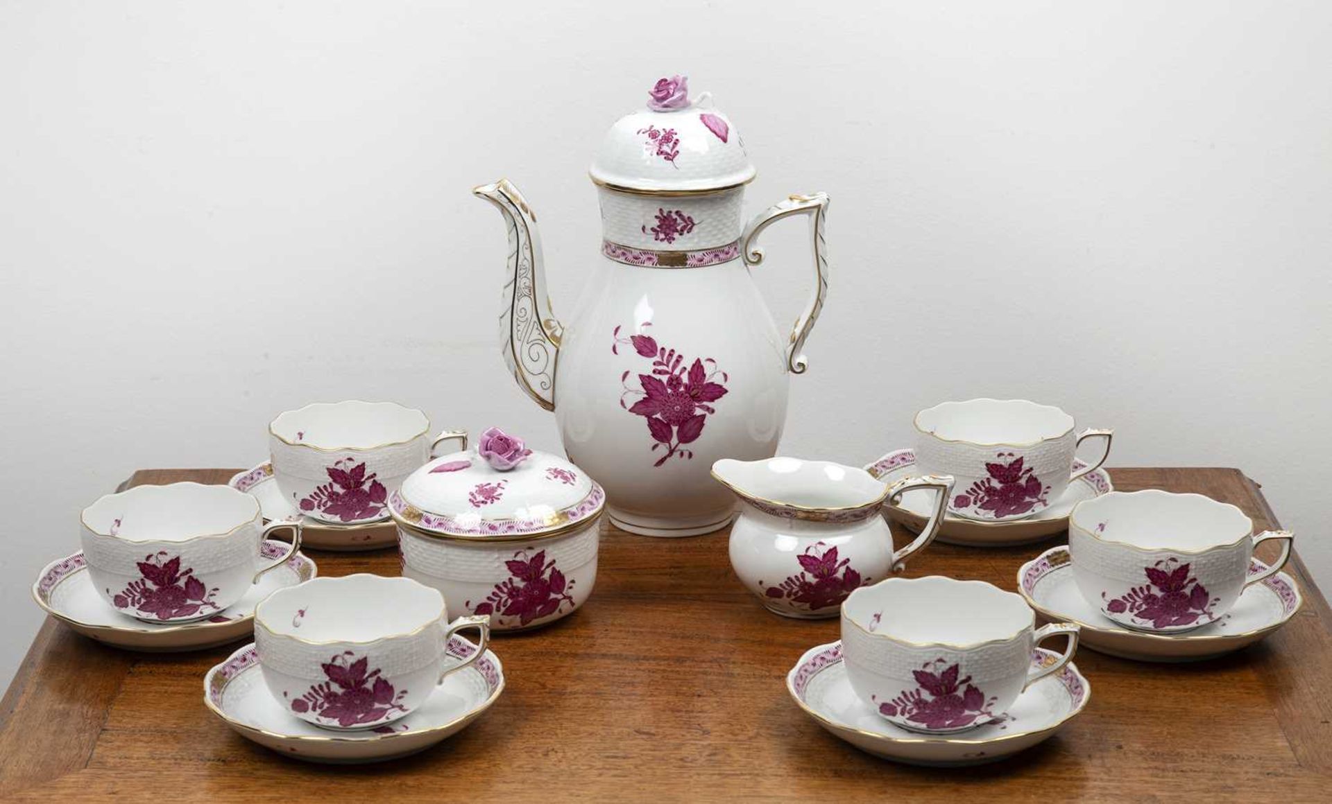 Herend porcelain coffee set 'Chinese Bouquet' pattern in the raspberry colourway, comprising of a