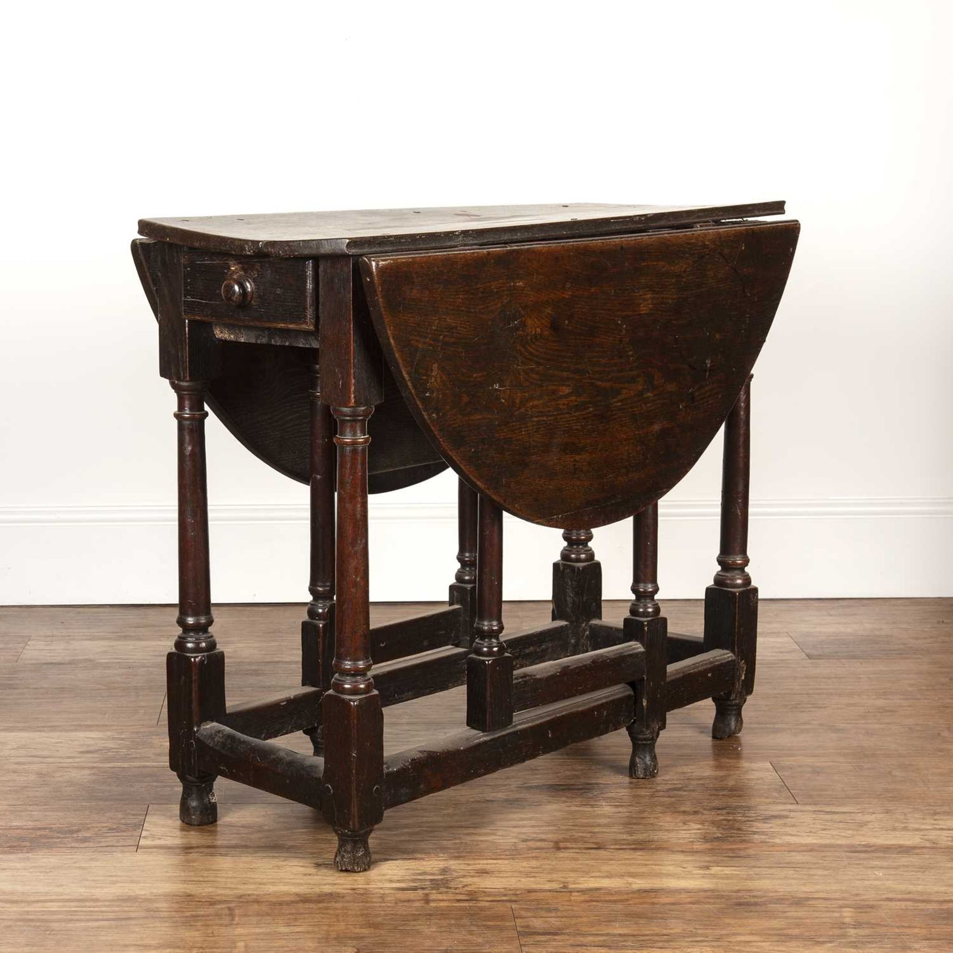 Oak drop flap gate leg table 18th Century, of plain form, fitted with a single drawer, on turned - Image 2 of 5