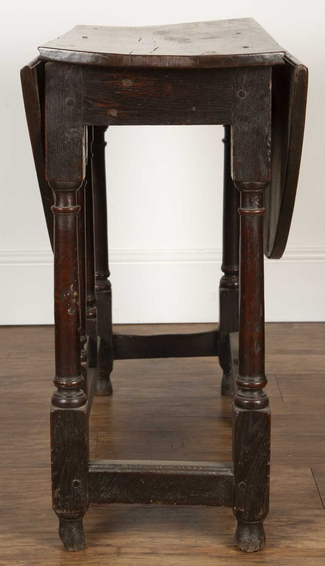 Oak drop flap gate leg table 18th Century, of plain form, fitted with a single drawer, on turned - Image 3 of 5