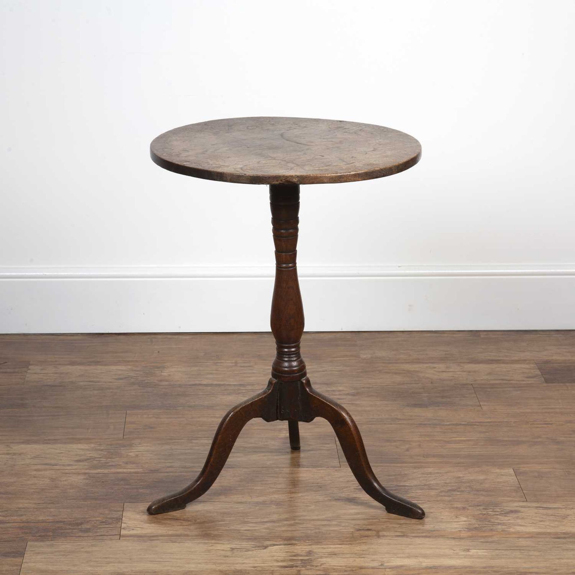Oak circular topped tripod table late 18th/early 19th Century, 51cm wide x 71.5cm high Signs of - Bild 2 aus 3