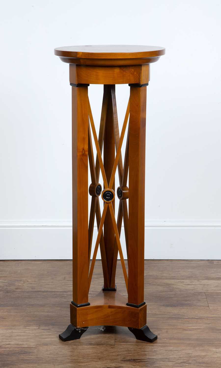 Biedermeier style jardiniere or urn stand Late 20th Century, satin wood, with ebonised detail and - Image 4 of 5
