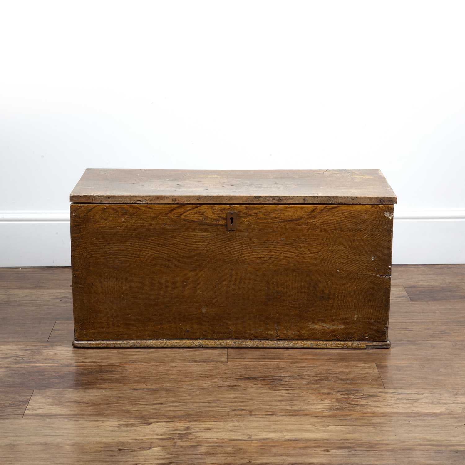 Scumbled blanket box 19th Century, with twin metal handles, the interior fitted with a lidded candle