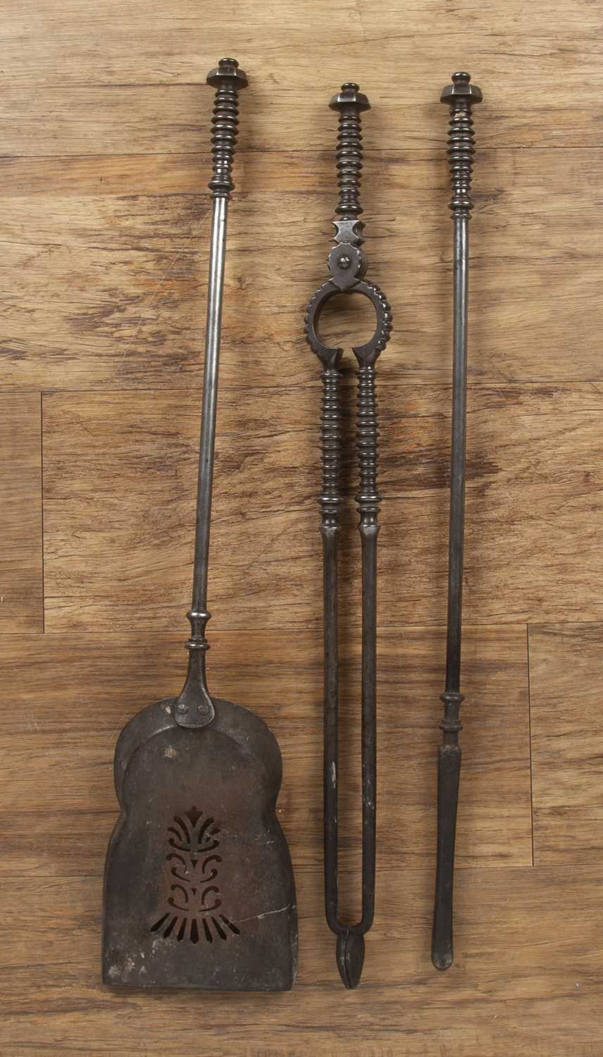Cotswold School set of steel fire irons, comprising of a shovel, poker and tongs, longest is 78cm - Image 2 of 2
