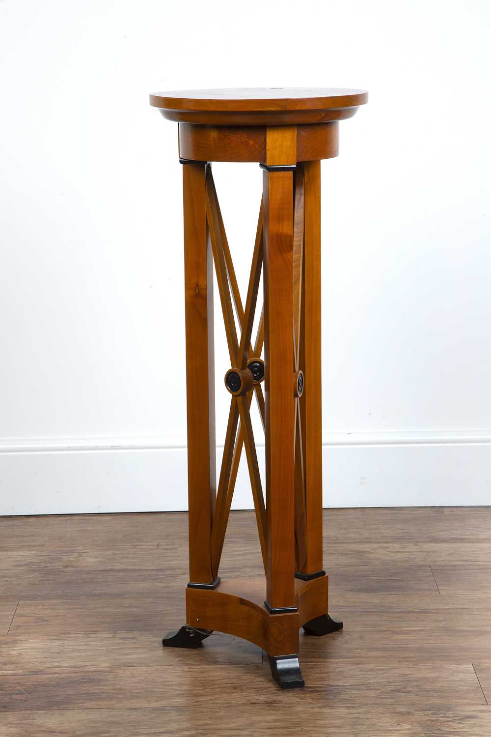 Biedermeier style jardiniere or urn stand Late 20th Century, satin wood, with ebonised detail and - Image 3 of 5