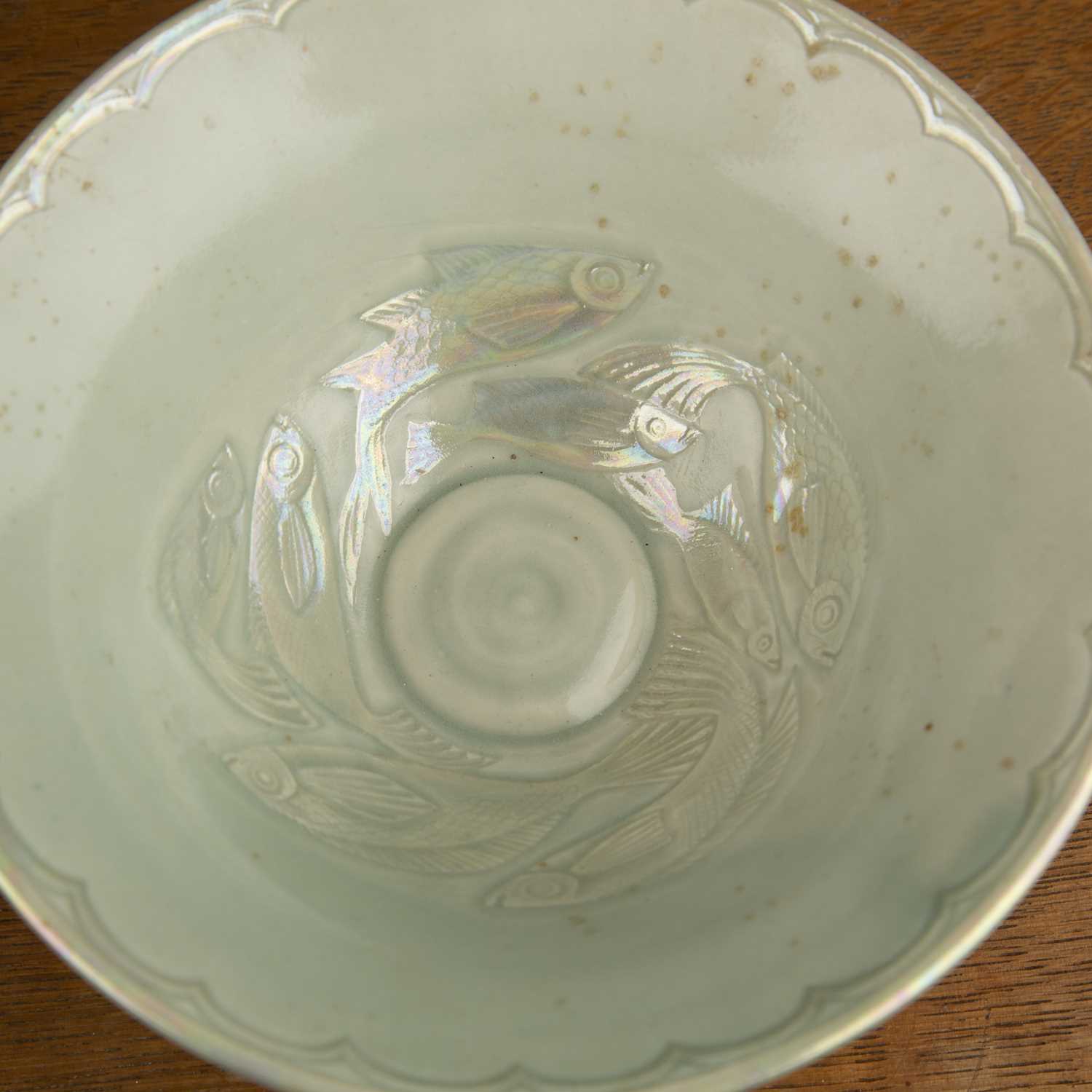 Collection of studio pottery comprising of: Jane Smith pottery bowl decorated with fish, impressed - Image 6 of 6