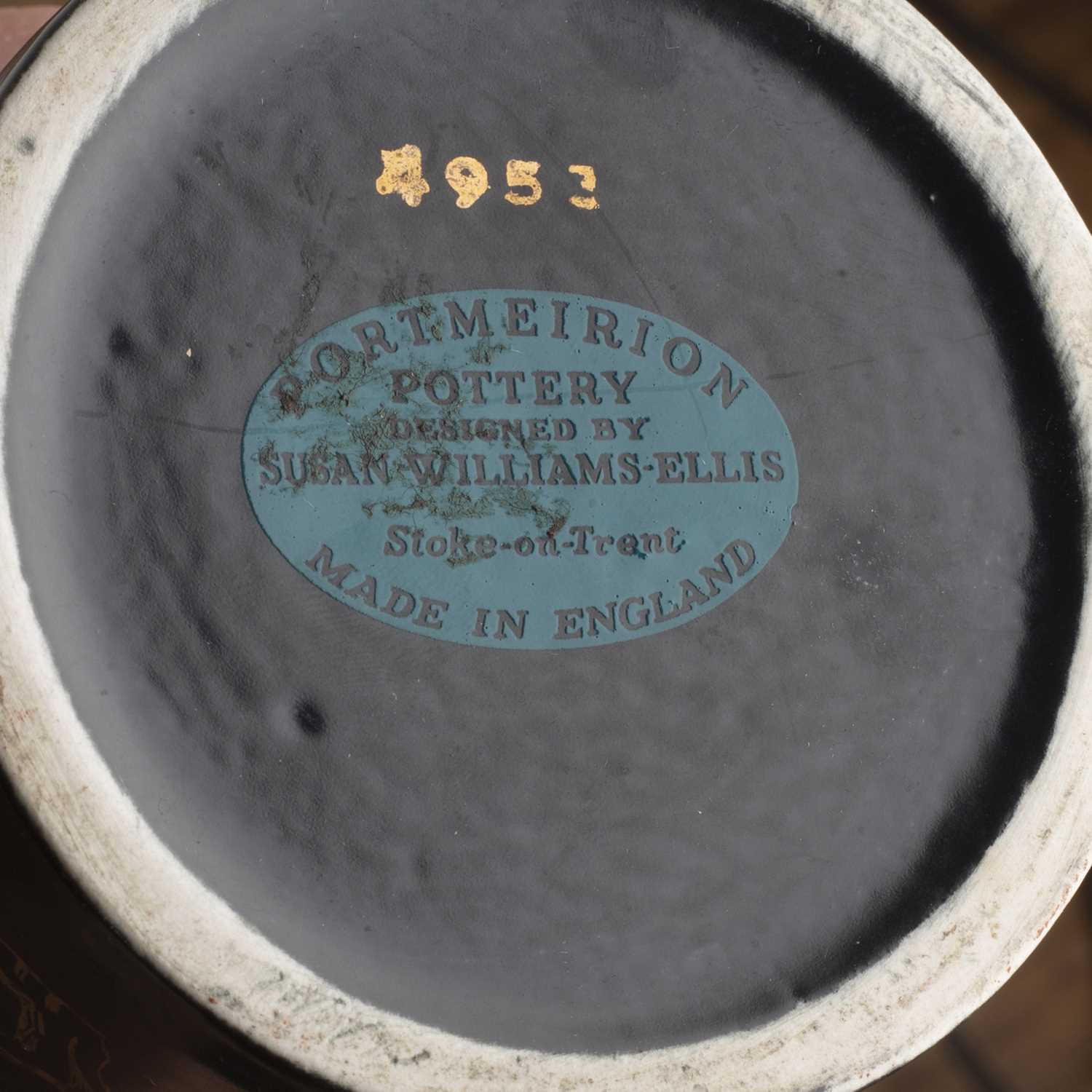 Quantity of miscellaneous ceramics including: Poole pottery, Wedgwood, Wedgwood Susie Cooper designs - Image 11 of 11