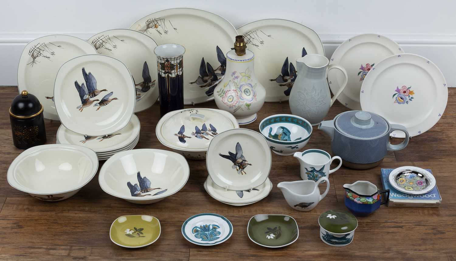 Quantity of miscellaneous ceramics including: Poole pottery, Wedgwood, Wedgwood Susie Cooper designs