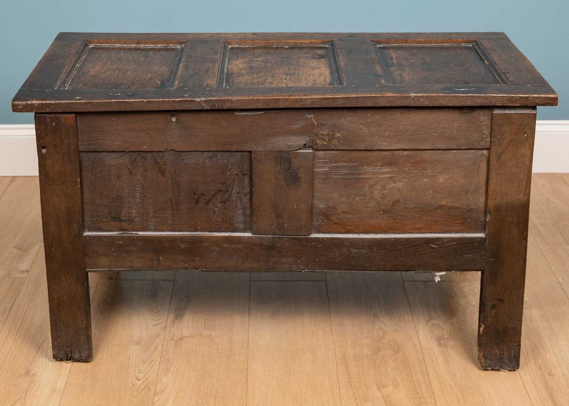 A Charles II oak coffer - Image 3 of 17