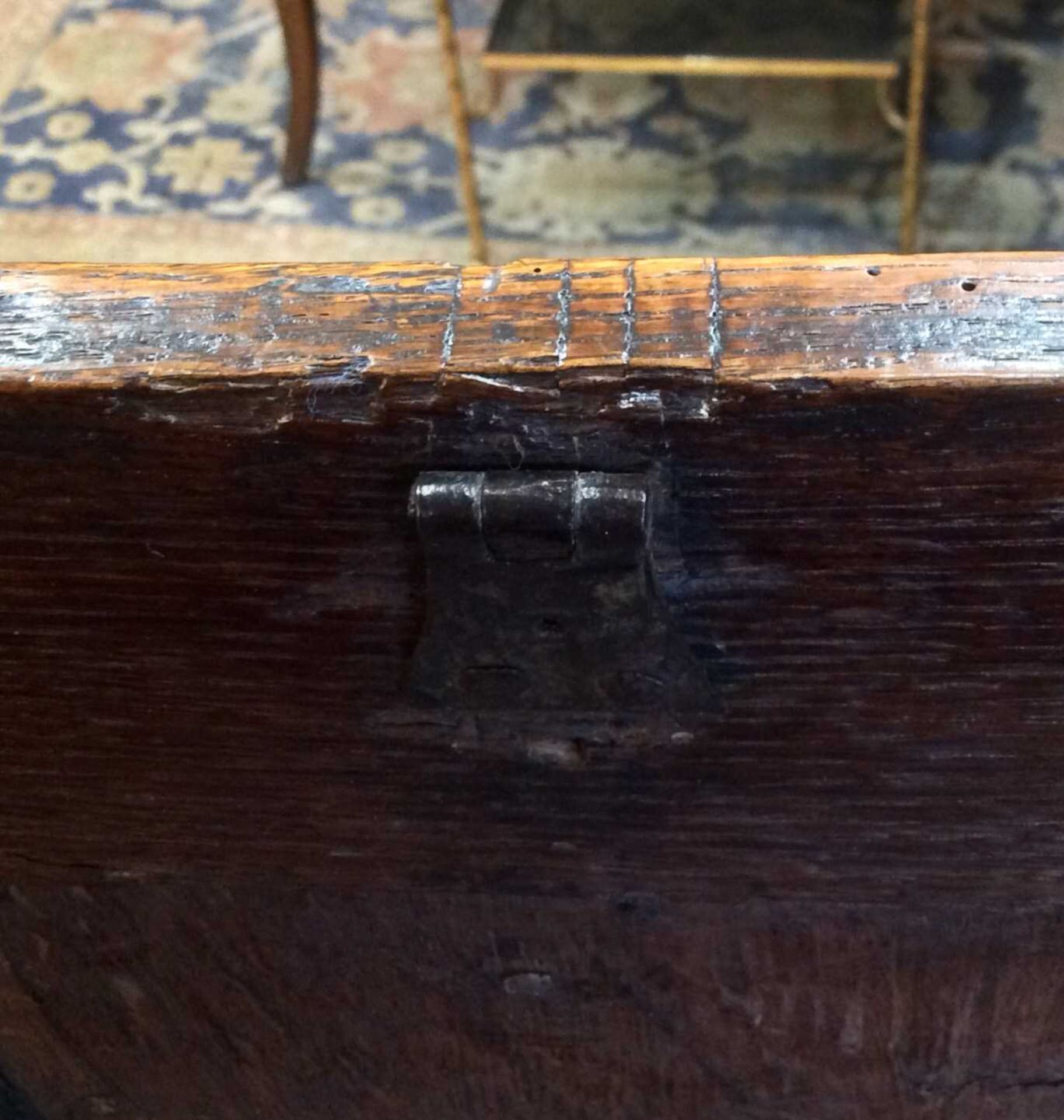 A Charles II oak coffer - Image 5 of 17