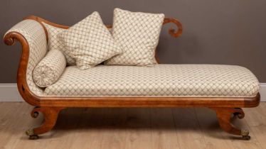 A Victorian mahogany chaise longue