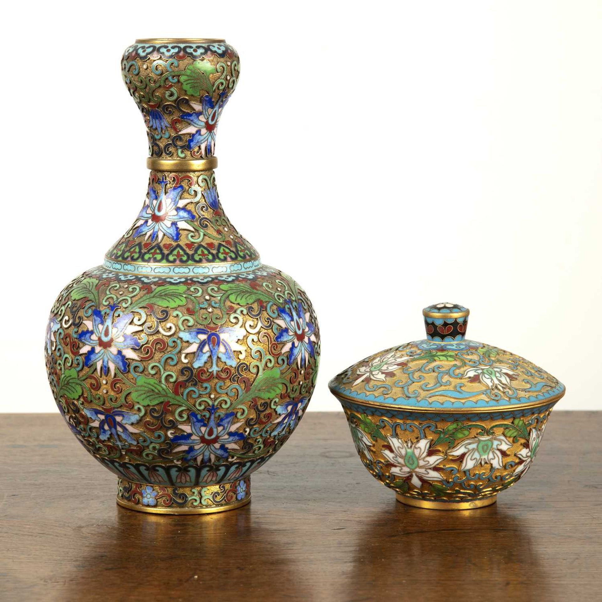 Cloisonne garlic neck vase Chinese, 19th/early 20th Century 21cm high and a cloisonne bowl and cover - Image 2 of 4