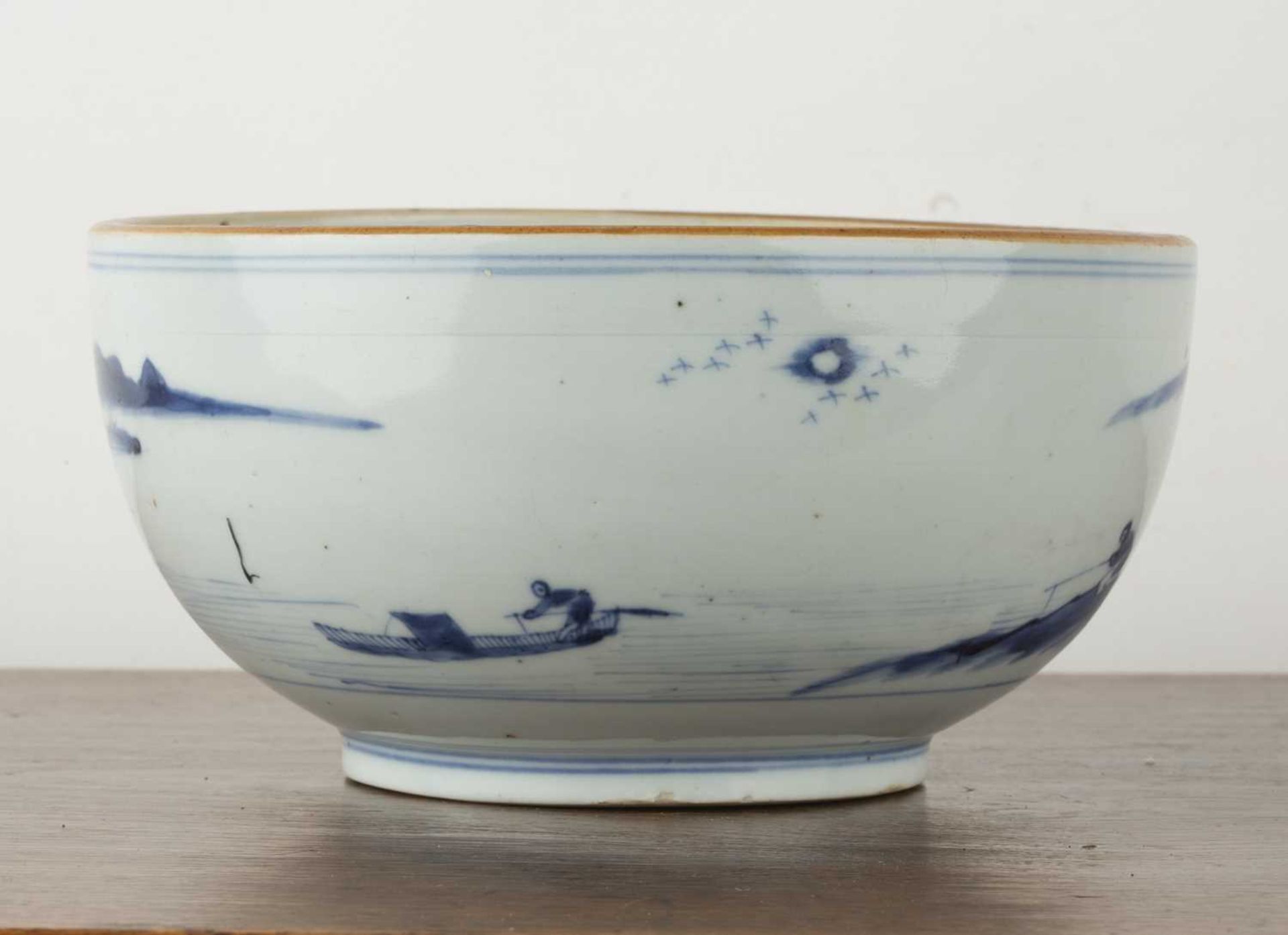 Blue and white porcelain bowl Chinese, Transitional period painted with a mountainous river scene - Bild 2 aus 4