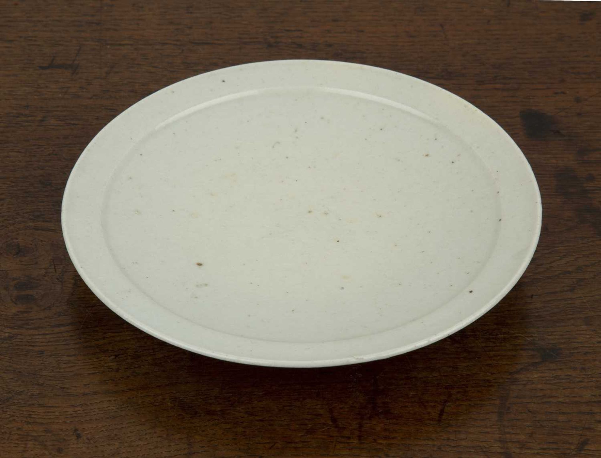 White glaze dish Korean, 16th Century finished with a raised rim, 19cm diameterCrazing to the glaze, - Image 2 of 6