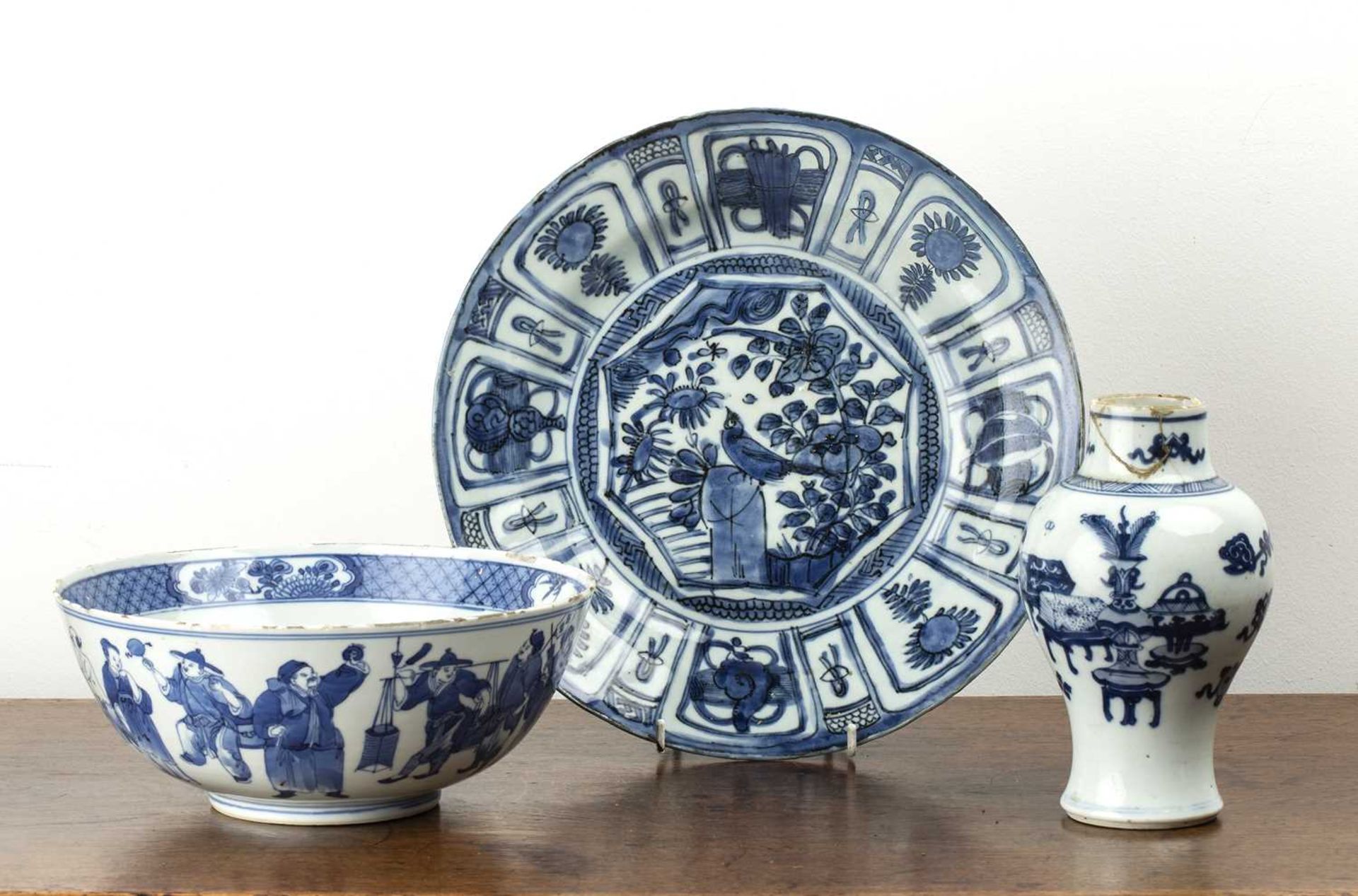 Group of three blue and white pieces Chinese including a late Ming Kraak shallow dish, 29.2cm