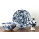 Group of three blue and white pieces Chinese including a late Ming Kraak shallow dish, 29.2cm