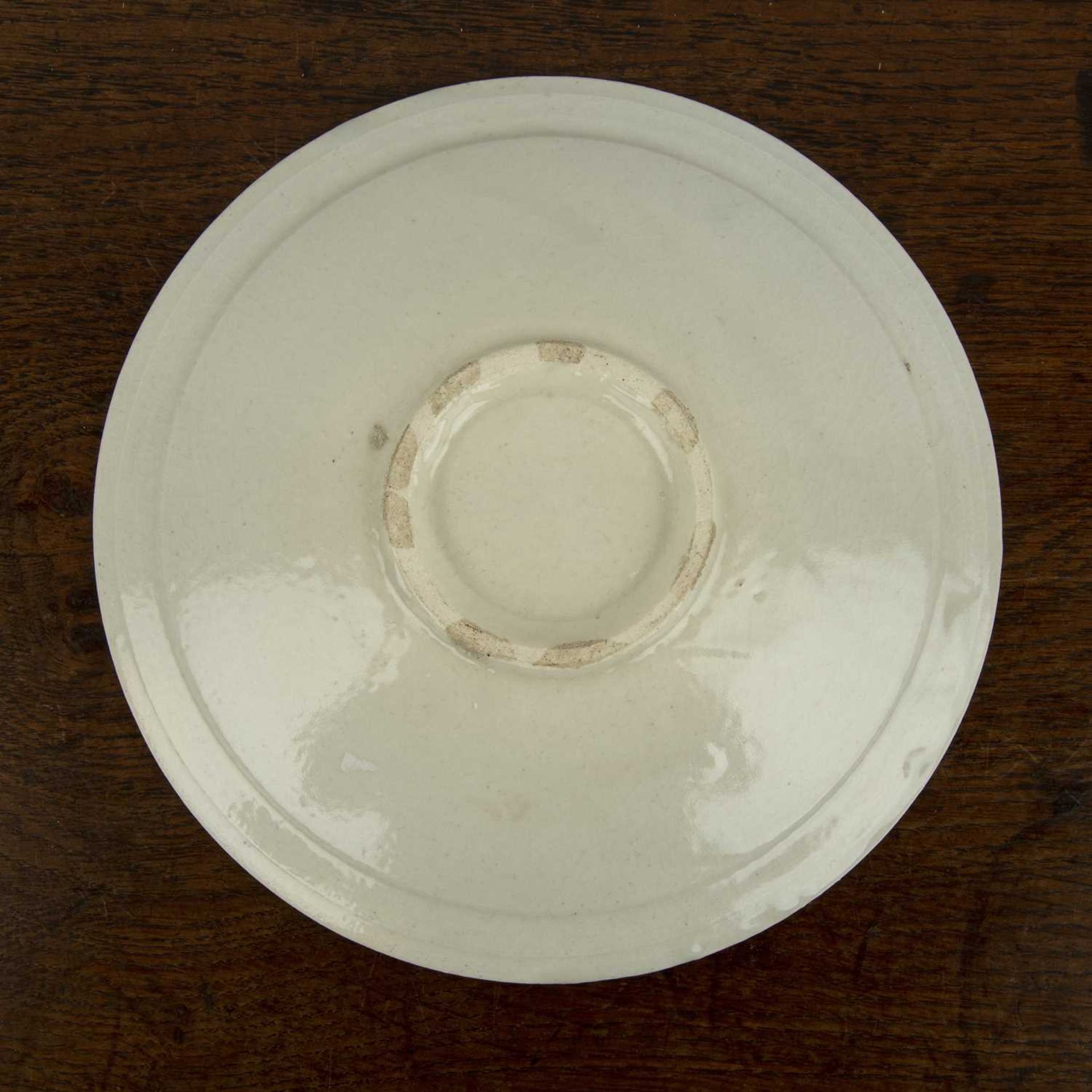 White glaze dish Korean, 16th Century finished with a raised rim, 19cm diameterCrazing to the glaze, - Image 3 of 6