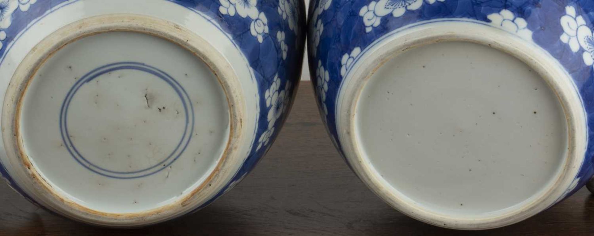 Two similar blue and white ginger jars and covers Chinese, 18th/19th Century each painted with - Image 3 of 4
